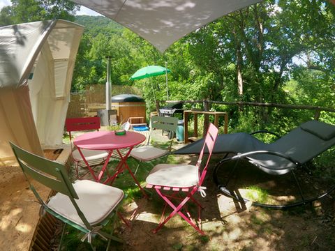 HÉBERGEMENT INSOLITE 4 personnes - Dôme et bain finlandais  4 personnes - BuccoliK