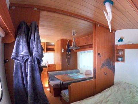 CARAVANE 3 personnes - 2/3 personnes et jacuzzi - OcéaniK
