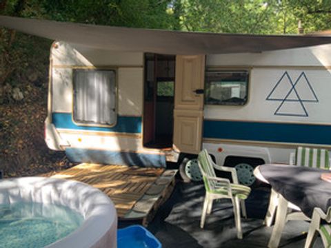 CARAVANE 4 personnes - 4 personnes et jacuzzi - NordiK