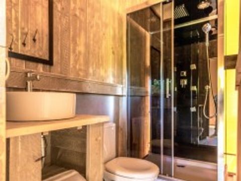 Tente en toile et en bois 6 personnes - Lodgetent avec salle de bain + WC
