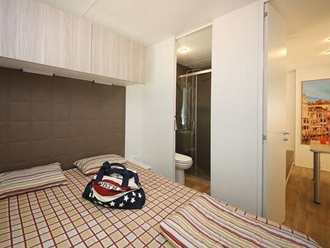 MOBILHOME 4 personnes - Mobil-home | Comfort | 2 Ch. | 4 Pers. | Terrasse surélevée | Clim.