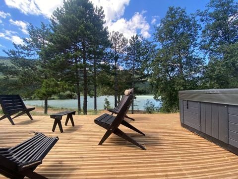 VILLA 6 personnes - Villa 116m² Premium - 3 chambres + Terrasse Vue Lac + TV + 2SDB + SPA + LV 6 pers