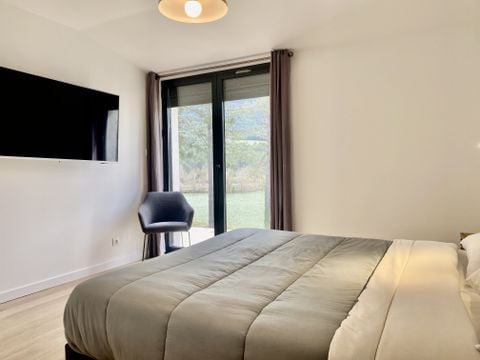 VILLA 6 personnes - Villa 116m² Premium - 3 chambres + Terrasse Vue Lac + TV + 2SDB + SPA + LV 6 pers