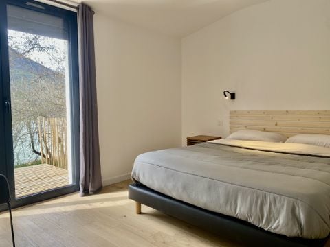 VILLA 6 personnes - Villa 116m² Premium - 3 chambres + Terrasse Vue Lac + TV + 2SDB + SPA + LV 6 pers
