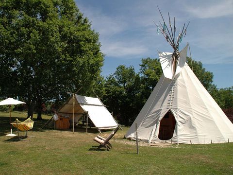 Hébergement 5 personnes - Tipi