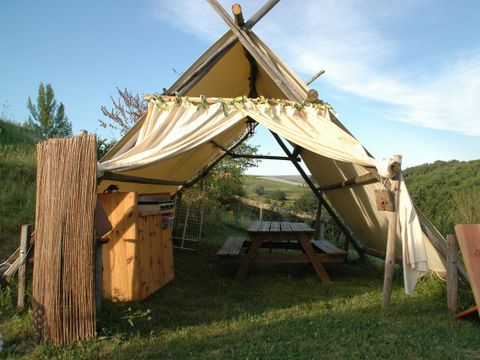 Tente en toile et en bois 5 personnes - tente militaire revisitée