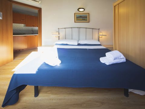 MAISON 2 personnes - Maison une pièce avec sanitaires PMR