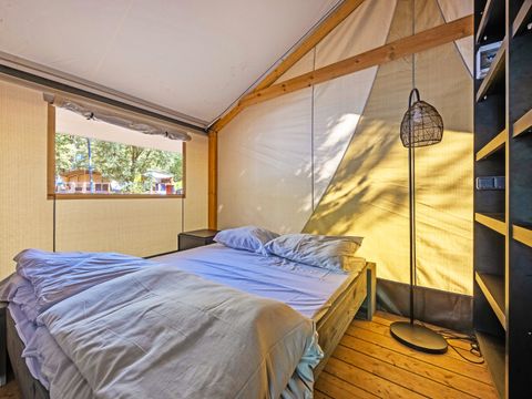 Tente en toile et en bois 5 personnes - Porto Sole - Tente Safari Bella Vista + air conditionné (5P)
