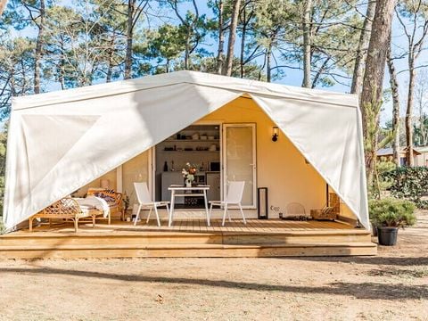 BUNGALOW TOILÉ 4 personnes - Coco Sweet | 2 Ch. | 4 Pers. | Terrasse surélevée | Sans SDB | Clim.