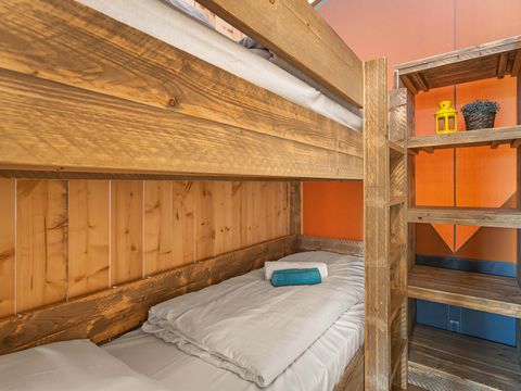 Tente en toile et en bois 4 personnes - Naturiste Ulika - Tente Safari + sanitaires + air conditionné (6P)