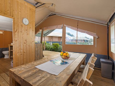 TENTE TOILE ET BOIS 4 personnes - Naturiste Ulika - Tente Safari + sanitaires + air conditionné (6P)
