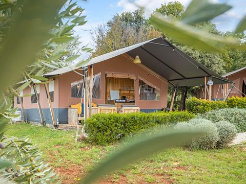 TENTE TOILE ET BOIS 4 personnes - Naturiste Ulika - Tente Safari + sanitaires + air conditionné (6P)