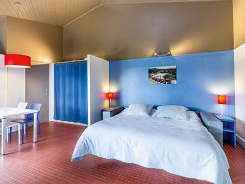 APPARTEMENT 4 personnes - CLASSIQUE DUPLEX (zone animée) - 2P4QDA