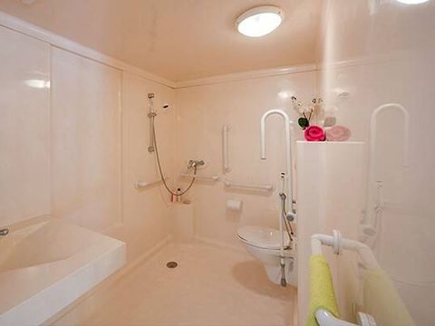 MOBILHOME 4 personnes - PMR | Comfort | 2 Ch. | 4 Pers. | Terrasse surélevée non couverte | Clim.