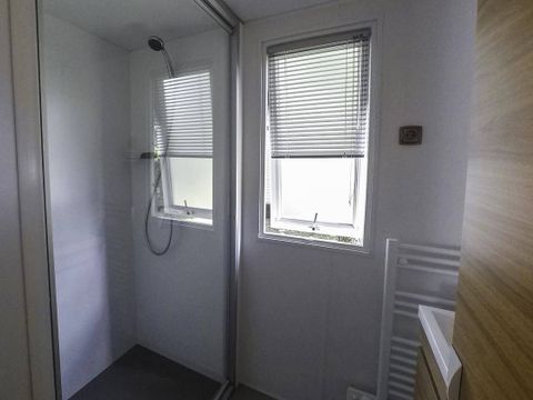 MOBILHOME 4 personnes - Comfort | 2 Ch. | 4 Pers. | Terrasse surélevée non couverte | Clim. | TV