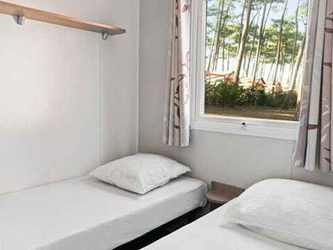 MOBILHOME 6 personnes - Mobil-home | Comfort | 3 Ch. | 6 Pers. | Terrasse surélevée non couverte | 1 SDB | Clim. | TV