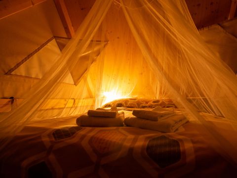 Tente en toile et en bois 2 personnes - Nateko, sans sanitaires