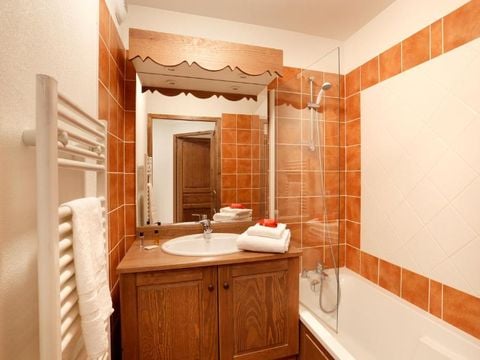 APPARTEMENT 6 personnes - G/340- 2 pièces + cabine