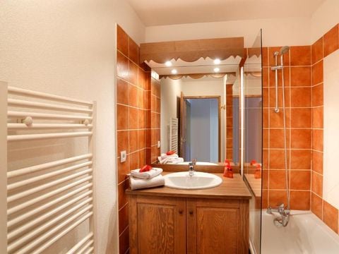 APPARTEMENT 8 personnes - G/340- 3 pièces + cabine