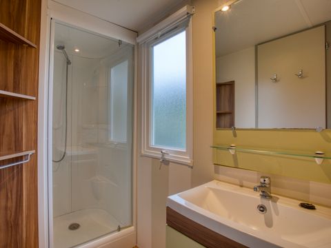 Mobilhome 5/6 personnes - Confort - 2 chambres - Terrasse ouverte