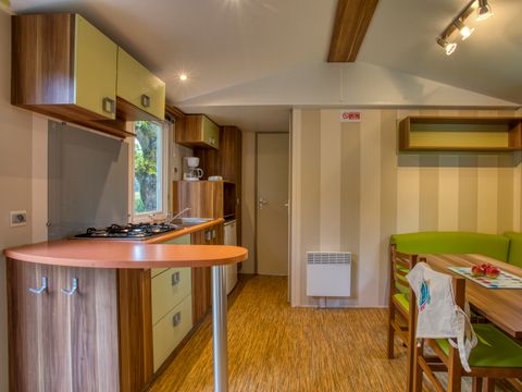 Mobilhome 5/6 personnes - Confort - 2 chambres - Terrasse ouverte