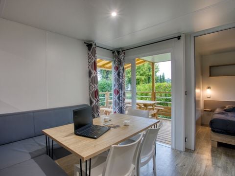 Mobilhome 6 personnes - Privilège - 3 chambres - TV lave-vaisselle