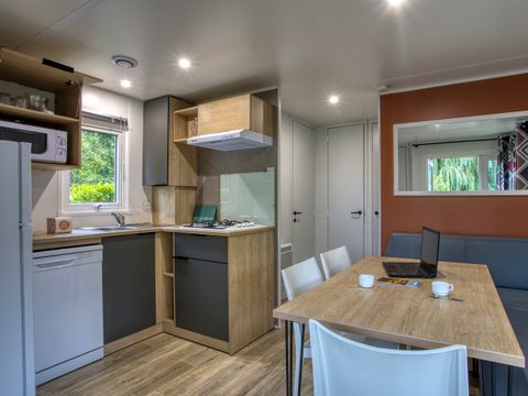 Mobilhome 6 personnes - Privilège - 3 chambres - TV lave-vaisselle
