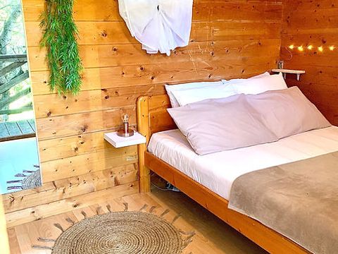 CHALET 2 personnes - PETIT - petit déjeuner, draps et linge inclus - sanitaire communs