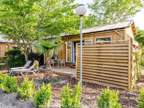 MOBILHOME 6 personnes - Cabane Premium 4 Pièces 6 Personnes Jacuzzi + Climatisé + TV