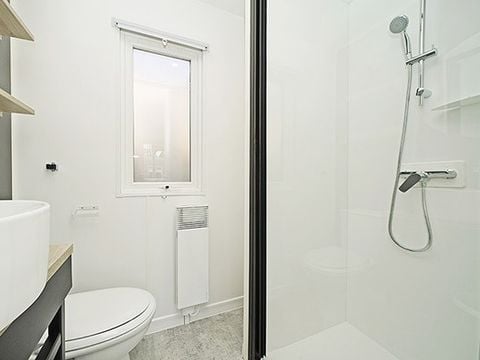 MOBILHOME 6 personnes - Premium | 3 Ch. | 6 Pers. | Terrasse surélevée | 2 SDB | Clim. | TV