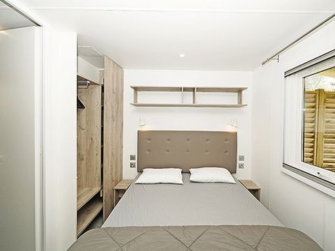 MOBILHOME 6 personnes - Premium | 3 Ch. | 6 Pers. | Terrasse surélevée | 2 SDB | Clim. | TV