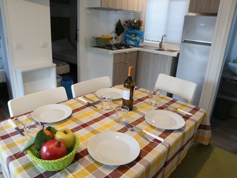 MOBILHOME 4 personnes - CONFORT AVEC DEUX SALLES DE BAINS