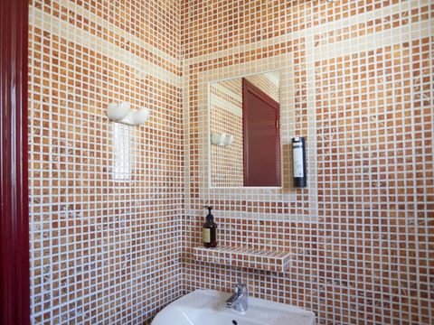 BUNGALOW 4 personnes - Supérieur - CLIM - WIFI - DRAPS - SERVIETTES