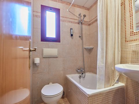 BUNGALOW 4 personnes - Supérieur - CLIM - WIFI - DRAPS - SERVIETTES