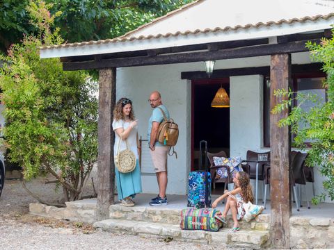 BUNGALOW 4 personnes - Supérieur - CLIM - WIFI - DRAPS - SERVIETTES