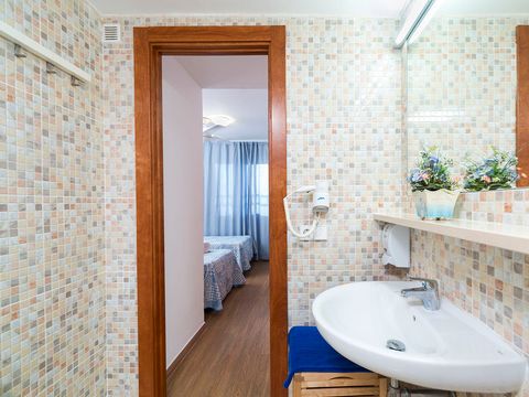 APPARTEMENT 4 personnes - A1 APTO 2+2 V. MONTAÑA SUP.