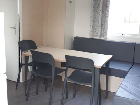 MOBILHOME 6 personnes - 4 pièces Accueil lit bébé impossible