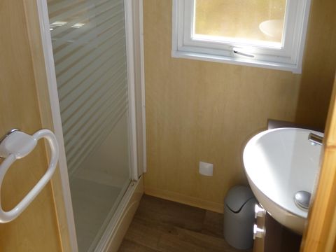 CHALET 4 personnes - Chalet Charmille Confort 24-26.5m² (2 chambres) - Terrasse couverte 12m² - TV 4 pers