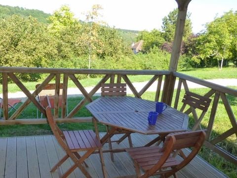 CHALET 4 personnes - Chalet Charmille Confort 24-26.5m² (2 chambres) - Terrasse couverte 12m² - TV 4 pers