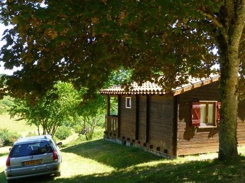 CHALET 4 personnes - Chalet Standard 25m² (2 chambres) 2 adultes et 2 enfants - Terrasse couverte 10m² 2/4 pers