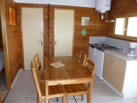 CHALET 4 personnes - Chalet Standard 25m² (2 chambres) 2 adultes et 2 enfants - Terrasse couverte 10m² 2/4 pers