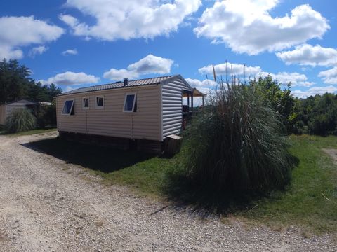 MOBILHOME 5 personnes - Mobil-home Chêne Confort 23m² (2 chambres) - Terrasse couverte 10m² - Dimanche/Dimanche 5 pers