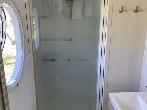 MOBILHOME 6 personnes - Mobil-home Premium 30 m² (3 chambres) terrasse semi-couverte 15m² + TV + LV + Clim 6 pers