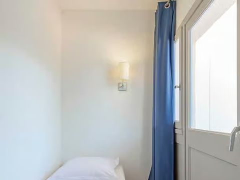 CHAMBRE 3 personnes - Classique 2 Chambres 2 Adultes + 1 Enfant Balcon Climatisation (*)