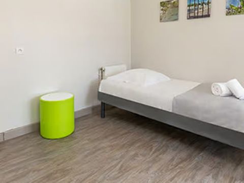 Chambre 3 personnes - Classique Chambre 3 personnes Coin nuit Terrasse (H)