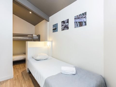 APPARTEMENT 5 personnes - Classique Apt Duplex Chambre 5 personnes Coin nuit Terrasse Pinède