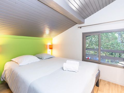 APPARTEMENT 5 personnes - Classique Apt Duplex Chambre 5 personnes Coin nuit Terrasse Pinède