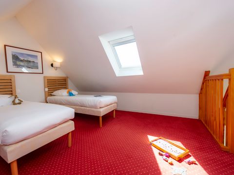 APPARTEMENT 7 personnes - G/295_3 PIECES CABINE 6/7 PERSONNES COTE PISCINE