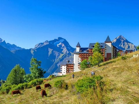  Résidence Goélia Le Hameau - Camping Isère