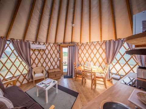 Insolite 6 personnes - Yourte Moyenne 3 Pièces 4/6 personnes Climatisée